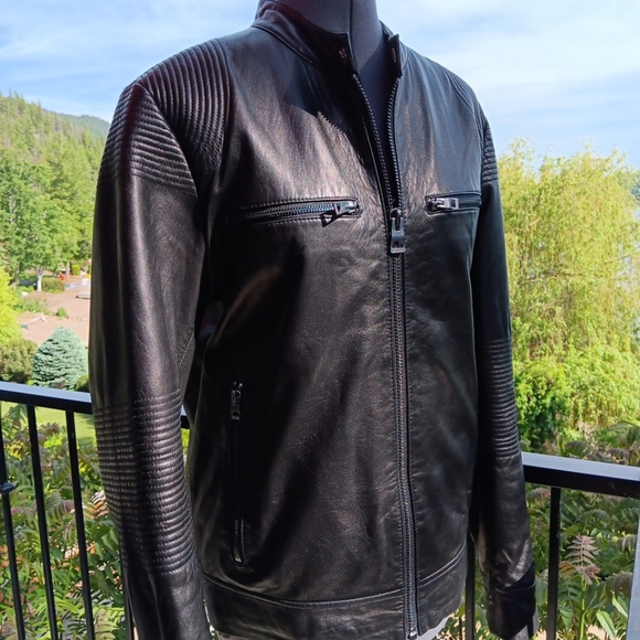 Guess Jackets & Blazers - Stunning Small GUESS Womens Leather Jacket Moto Style Black Very Good Condition